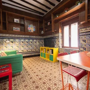 Arc House Only Adults Auberge de jeunesse